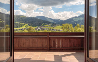 Miete: Sonnige Dachgeschosswohnung mit Berg- & Fernblick
