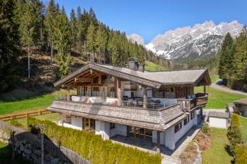 Idyllische Toplage: Exklusive Landhausvilla am Waldrand mit traumhaften Ausblick, 6352 Ellmau, Einfamilienhaus