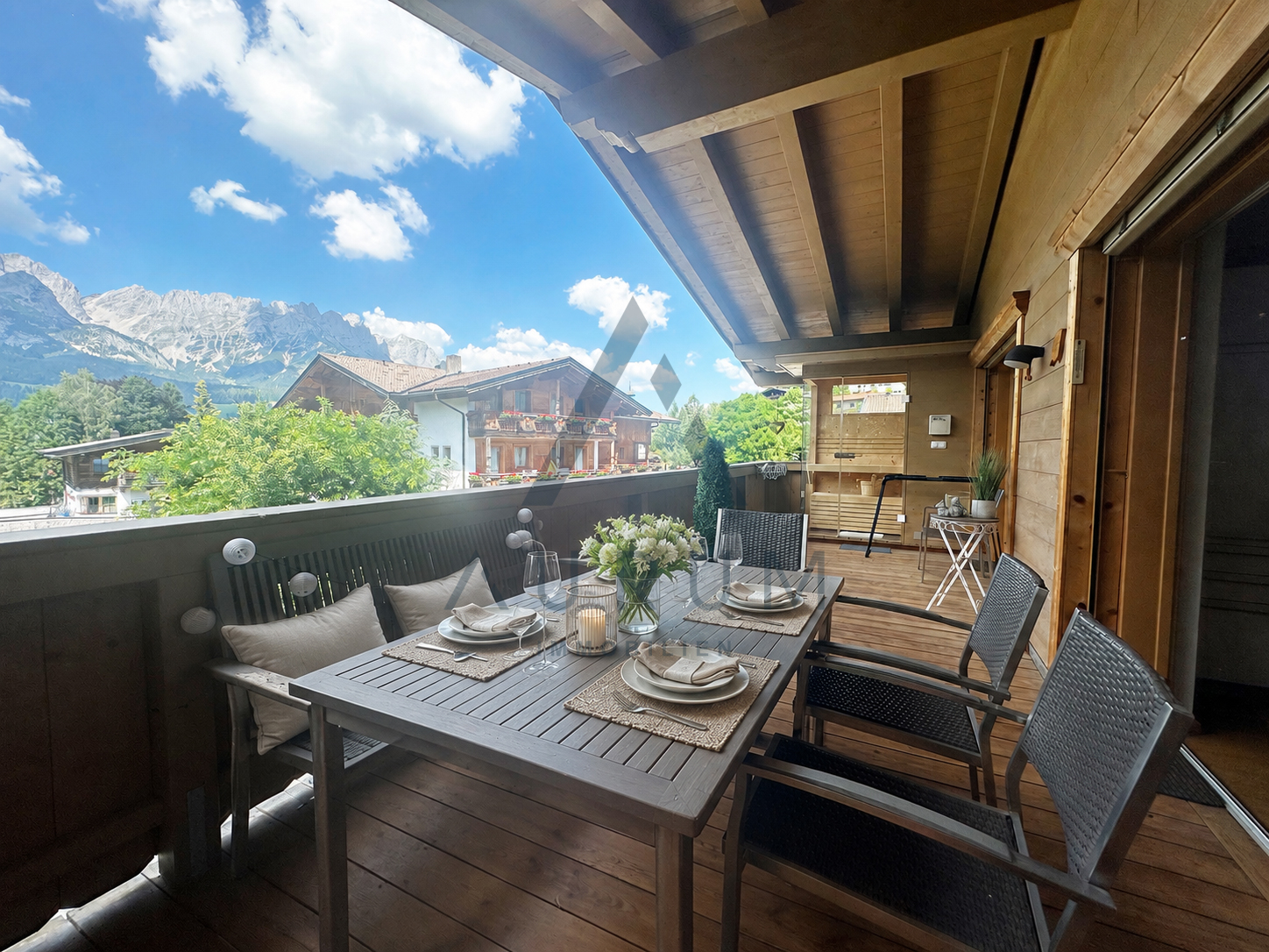 Charmante Dachgeschosswohnung mit Kaiserblick, Terrasse, Sauna & großzügigen Carport-/Parkplatz-/Außenbereich