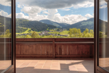 Miete: Sonnige Dachgeschosswohnung mit Berg- & Fernblick, 6352 Ellmau, Dachgeschosswohnung