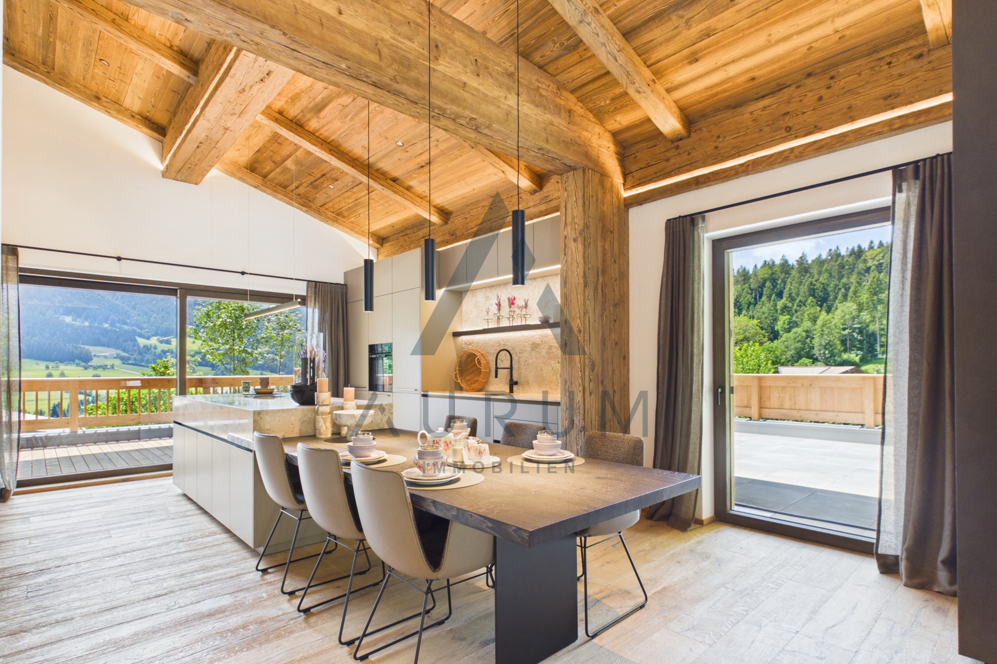Modern – Alpiner Stil: Landhaus – Sonnenlage – Südausrichtung – Panoramablick – Sackgasse am Waldrand