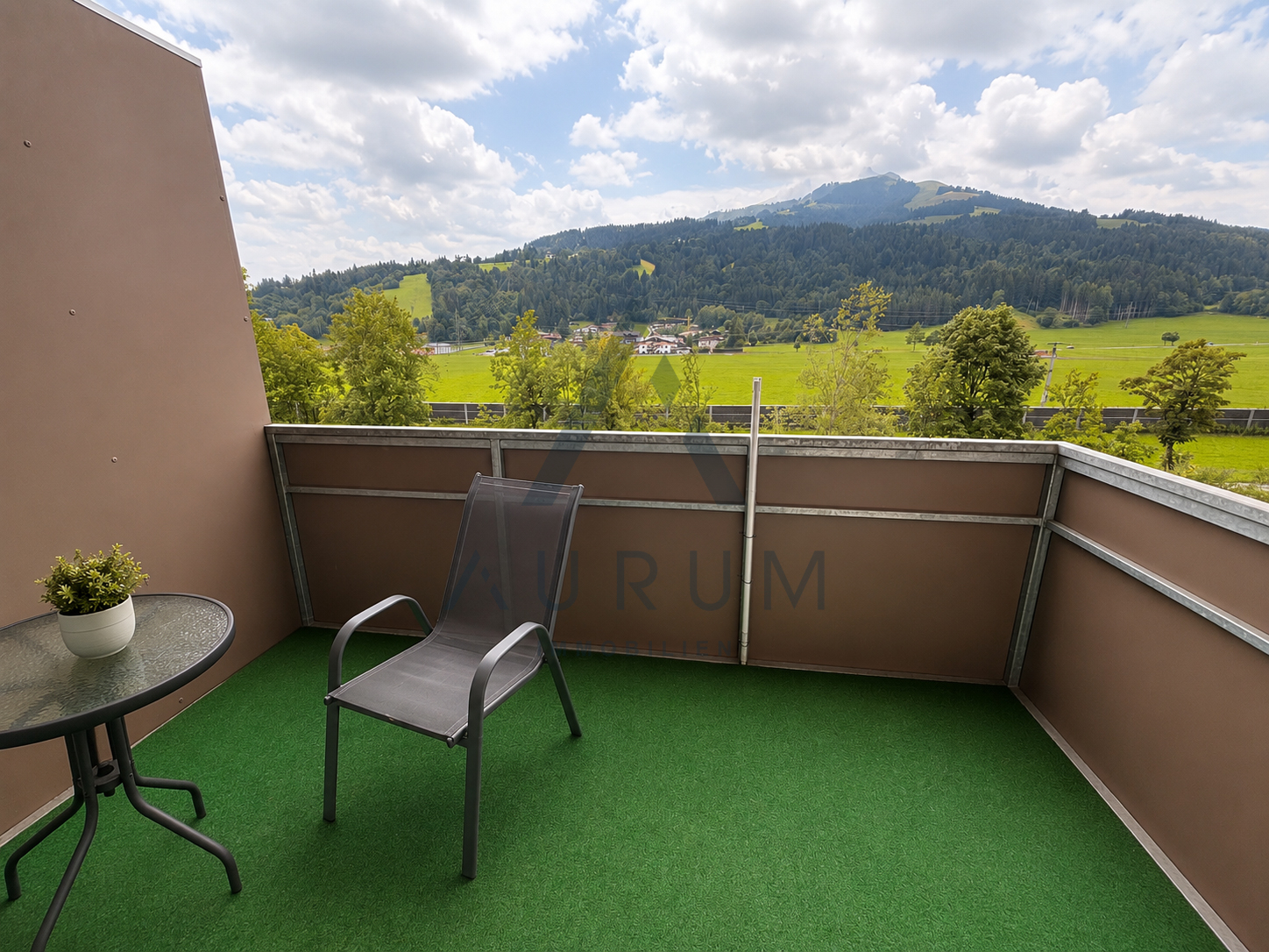 Möblierte Wohnung in zentrumsnaher Lage mit Hornblick & Südbalkon